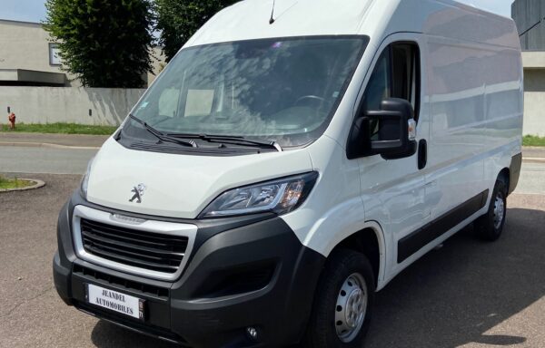 PEUGEOT Boxer 335 L2H2 Fourgon BlueHdi 140cv Asphalt (Faible kms)