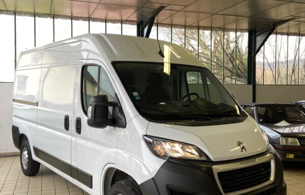 PEUGEOT Boxer 330 L2H2 Fourgon BlueHdi 140cv Asphalt (Faible kms)