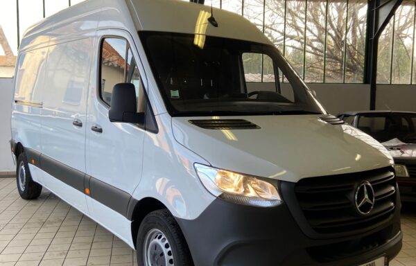 MERCEDES Sprinter III 215 CDI L2H2 Fourgon Bv6 (Faible kms)