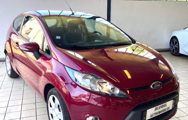 FORD Fiesta 1.25 i 60 ch Trend 3 portes (faibles kms)